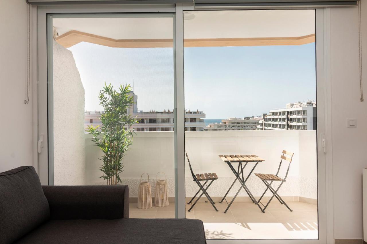 Homeforguest Modern And Recently Renovated Apartment In Arona Arona  Eksteriør billede